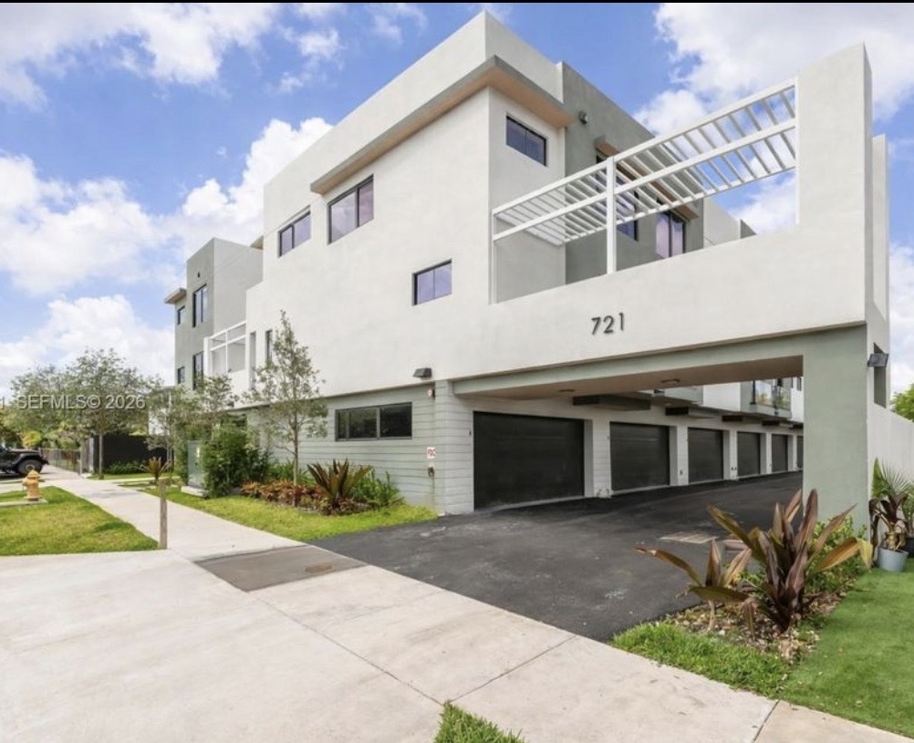 Brickell Eight Building